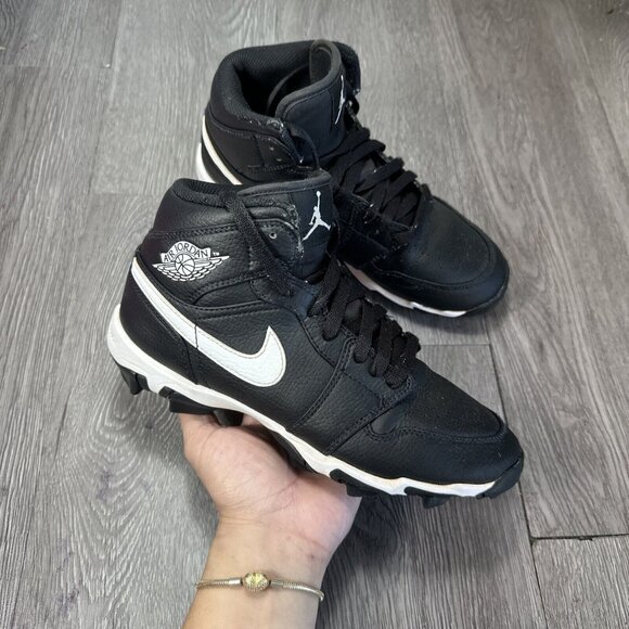 Nike Jordan 1 Mid GS Boys Size 5Y HF6883-001 Black White Football Cleats